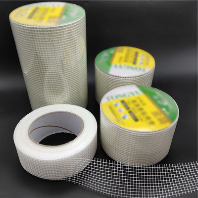 Buen precio La fibra de vidrio auta-adhesivo estándar Mesh Tape White Color For empareda las grietas en línea