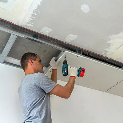 Buen precio tablero de yeso reforzado 12.5m m, cartón yeso 2440 x 1220 para el techo en línea