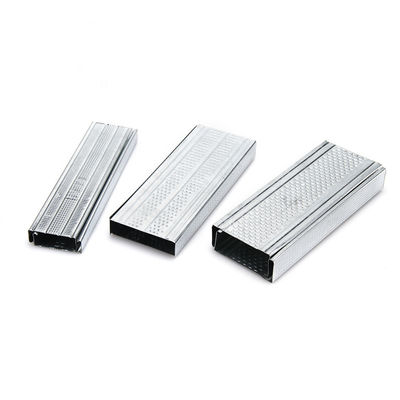 Buen precio material de acero de la luz de la pista de la pared del canal de Furring de la anchura de 100m m para la pared de división en línea