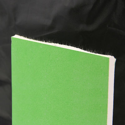 Buen precio 4x8' cartón yeso reforzado con vidrio, tablero de yeso durable para el sistema del techo en línea