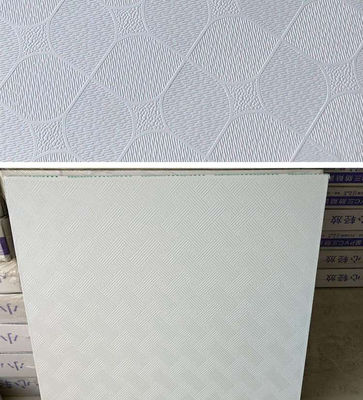 Buen precio Techo impermeable del yeso del PVC fonoabsorbente para el techo de Oiffer del hotel en línea