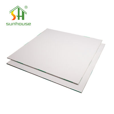 Buen precio Panel de techo de yeso PVC de 595x595mm, panel de techo falso de PVC de 8mm para decoración de techo interior en línea